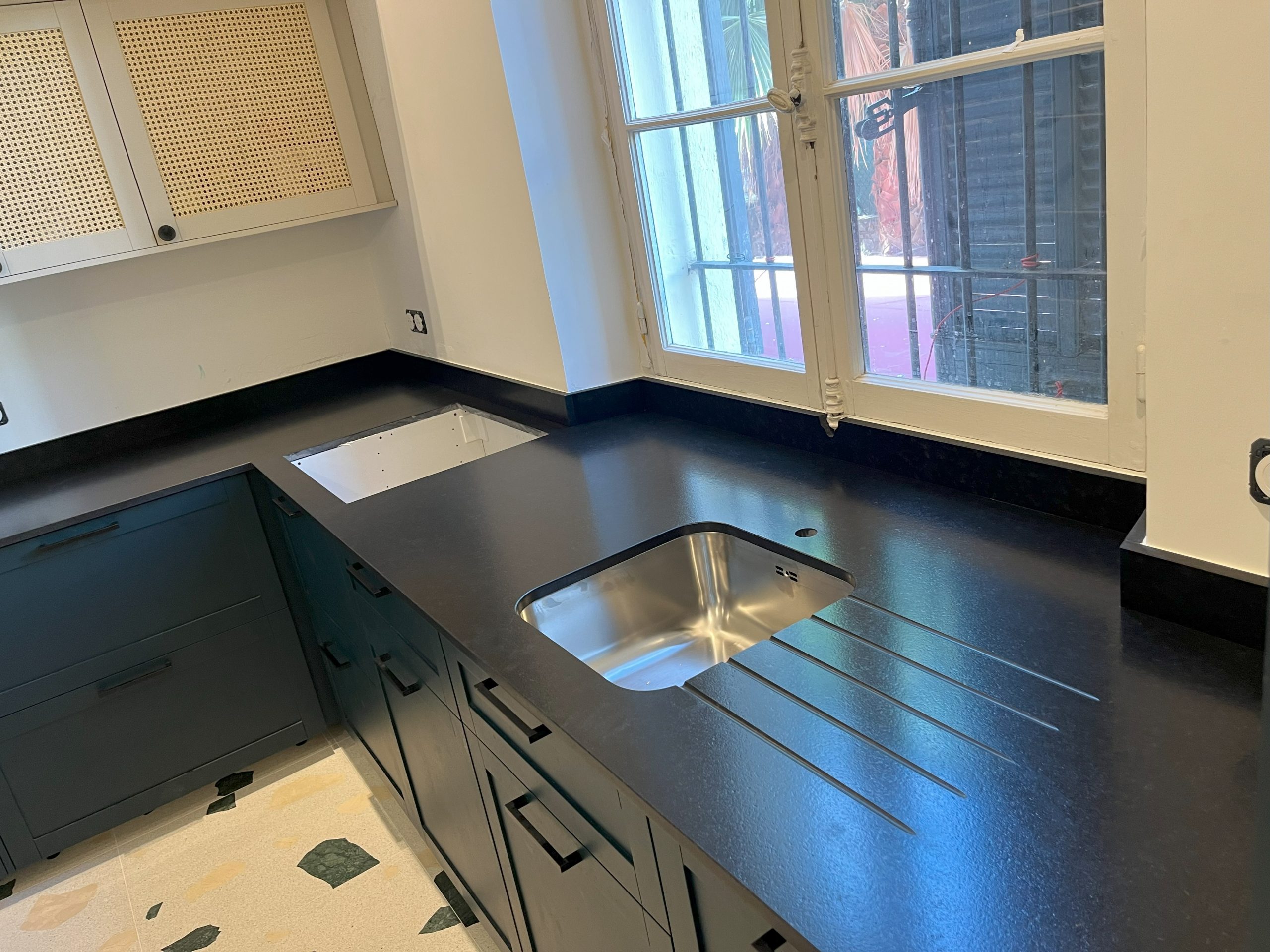 Cuisine noir zimbabwe aspect cuir le Cannet